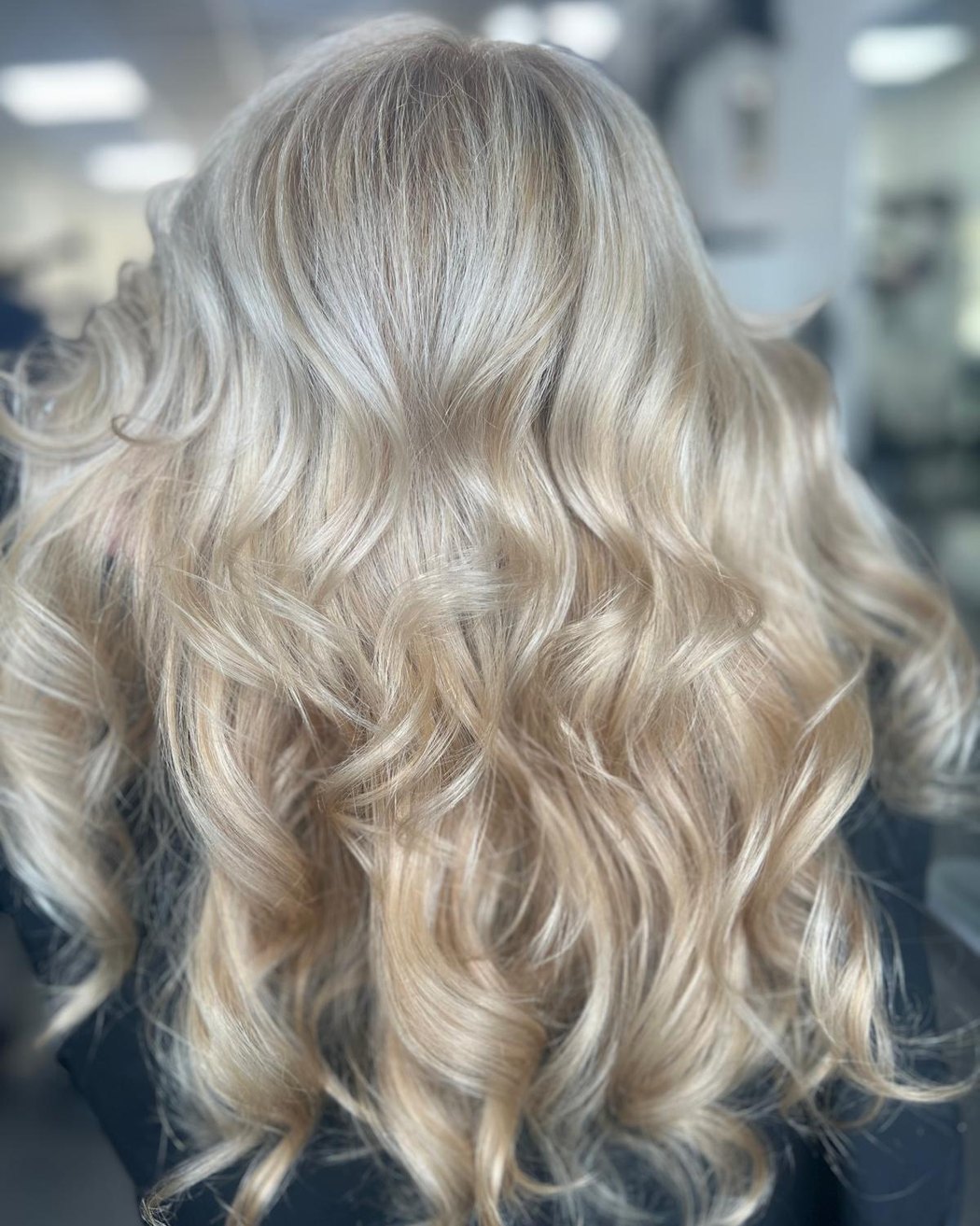 Dimensional blonde waves